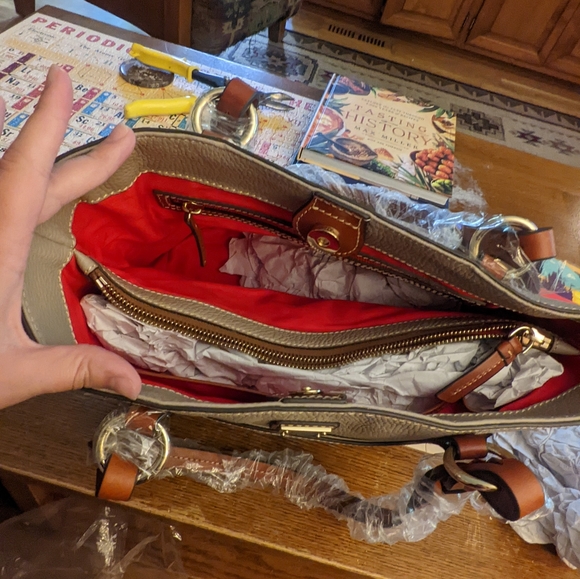 Dooney & Bourke Tan Leather Purse - Picture 11 of 13